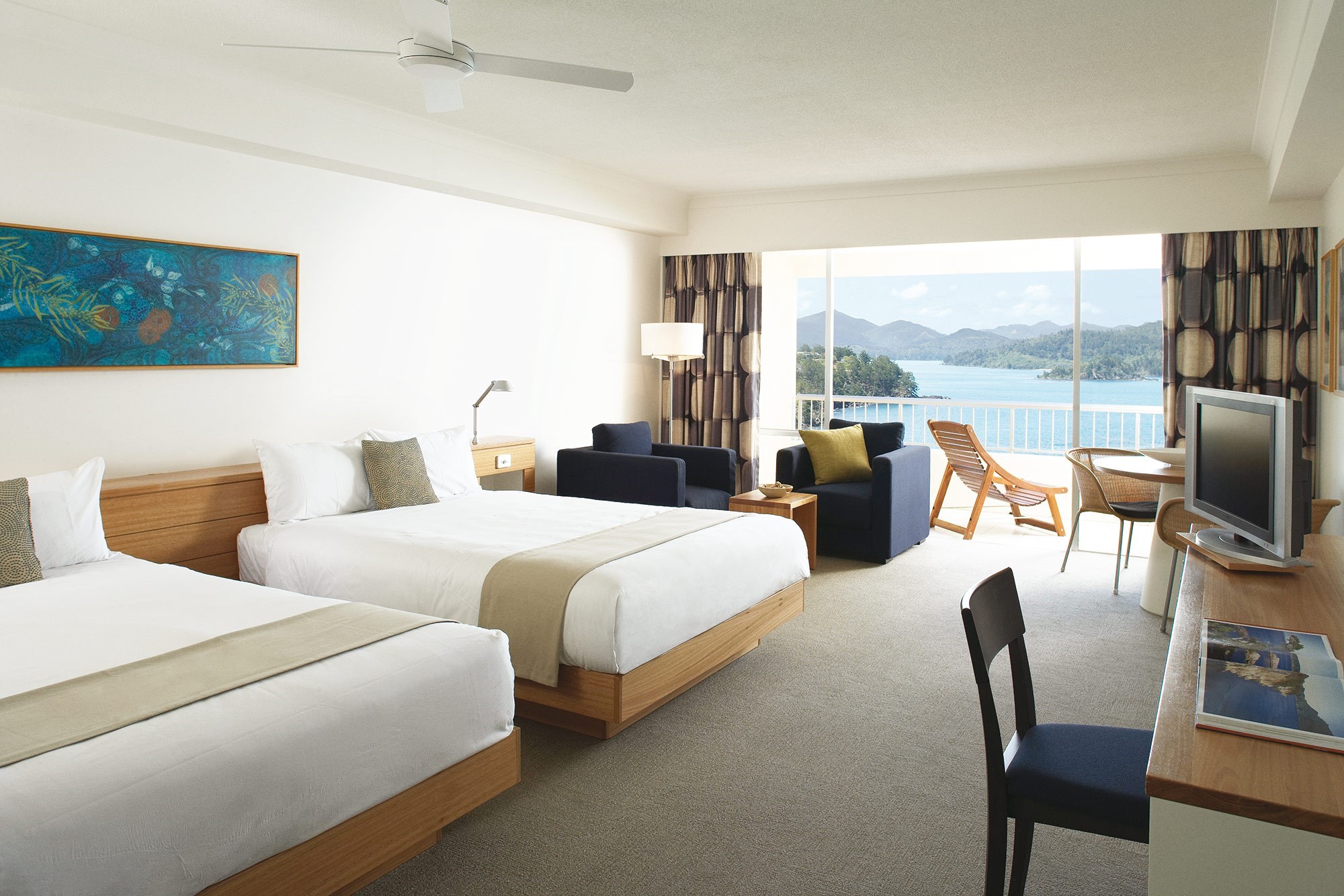 Coral Sea View Twin Room - Reef View Hotel Hamilton Island