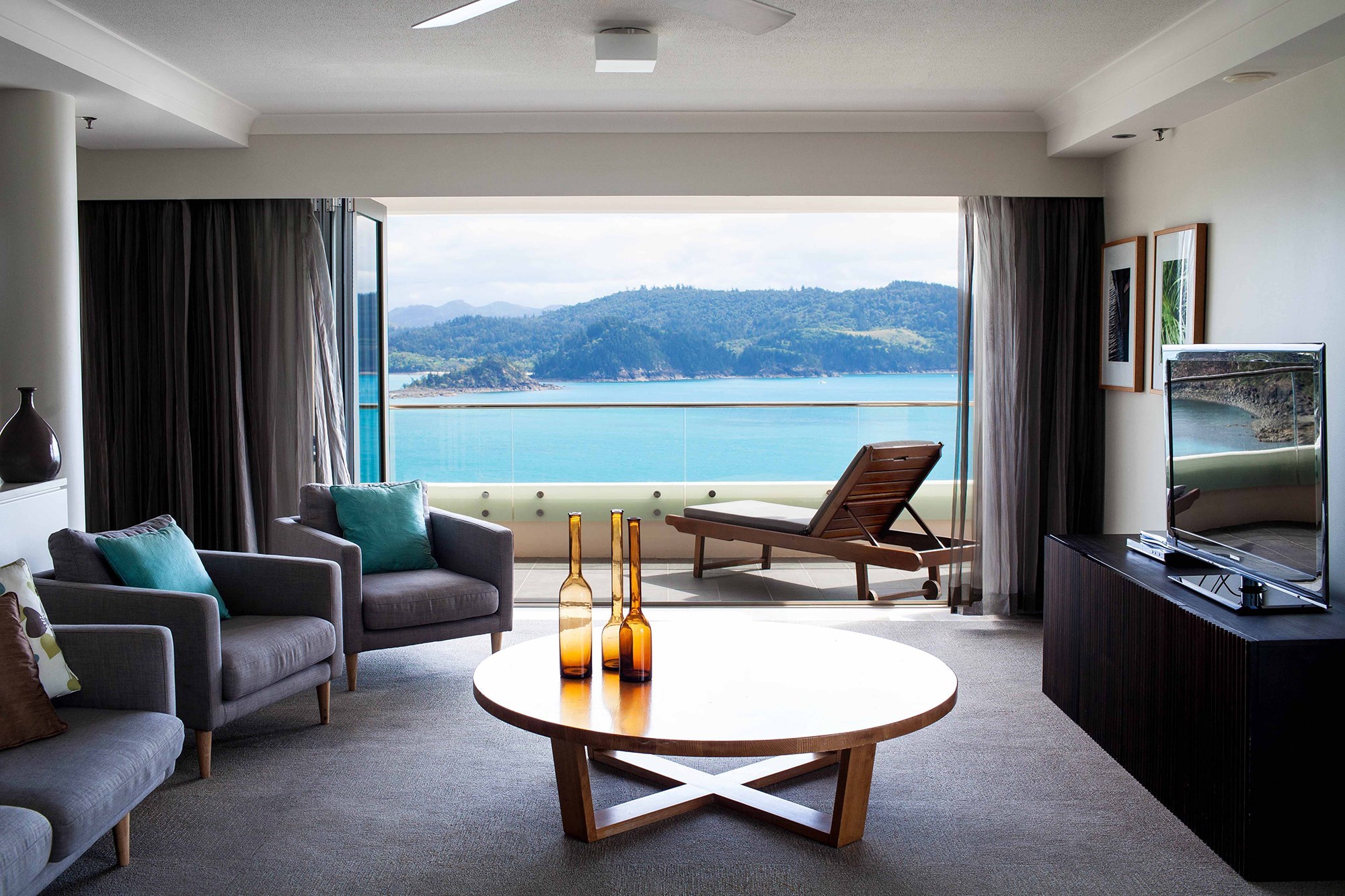 Interior of the Presidential Suite - Hotels Reef View Hamilton Island
